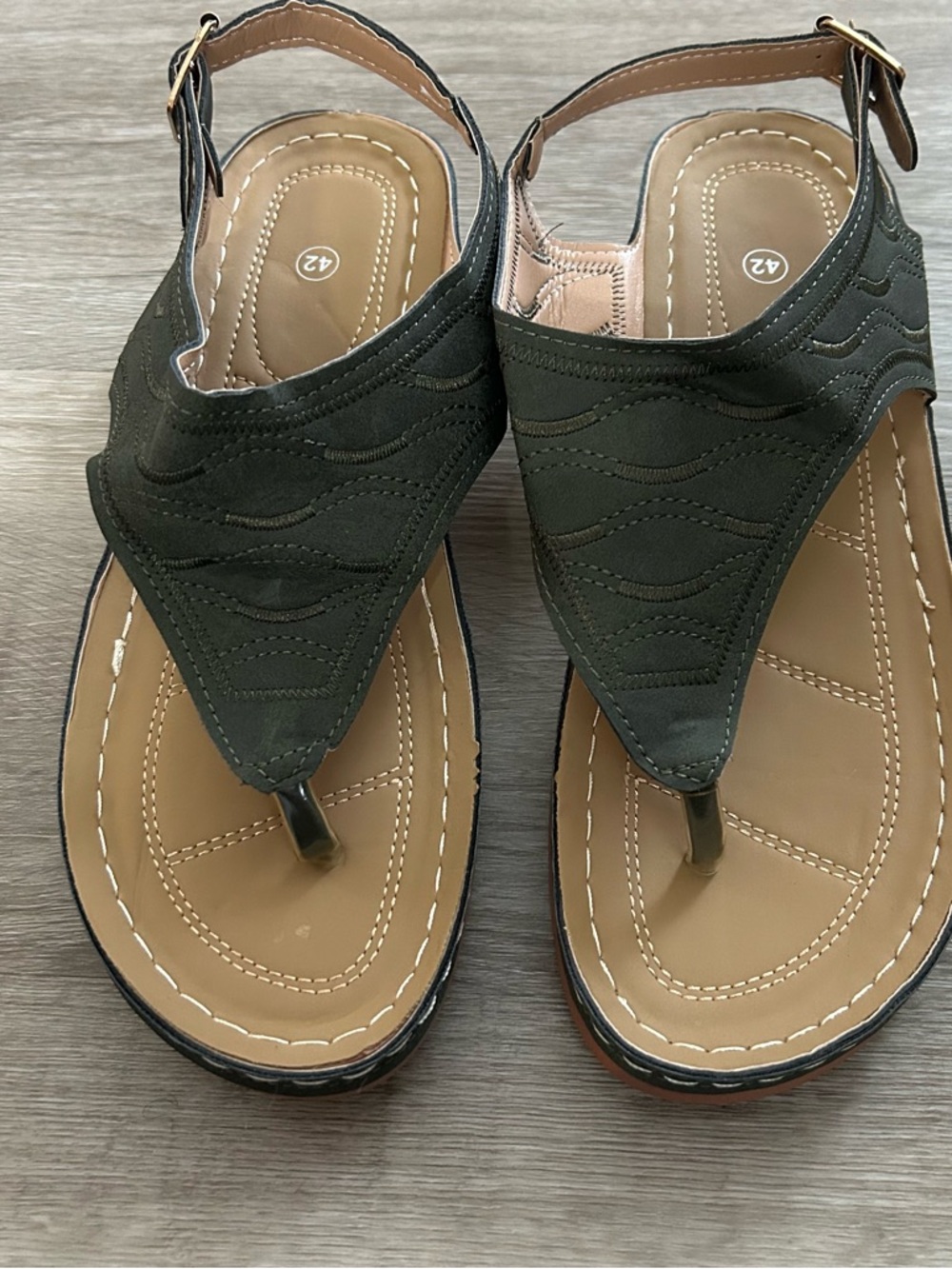 Olive Green Women's Thong Sandals with Adjustable Buckle Strap